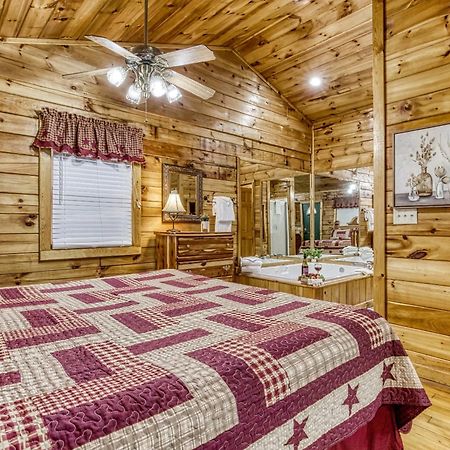 Romantic Retreat Gatlinburg Exterior photo